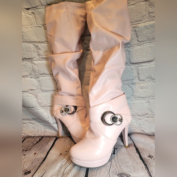 Never had a chance to wear these more than one time, because they didn't fit... - Picture 4 of 4